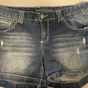 MAURICE’S JEAN SHORTS SIZE 18